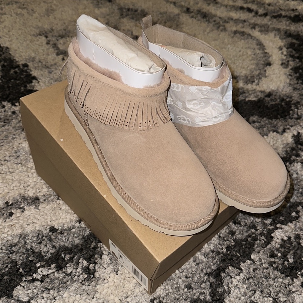 Beige ankle uggs